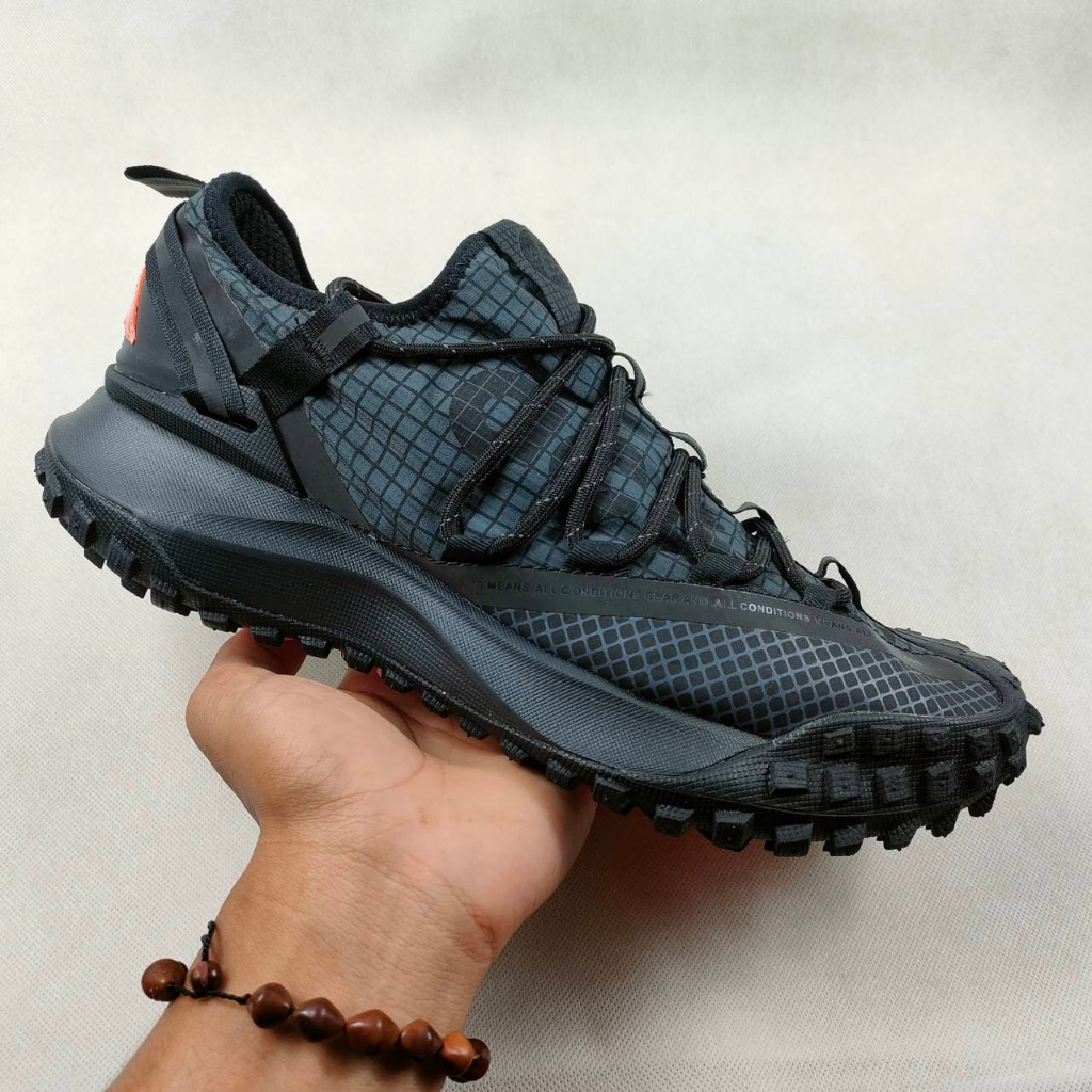 SEPATU NIKE ACG MOUNTAIN FLY LOW ANTHRACITE PREMIUM ORIGINAL