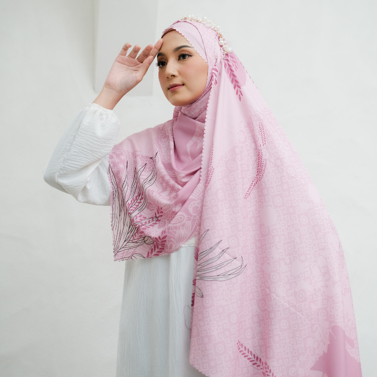 NISKALLA Laser Cut Hijab Segi Empat Print Motif Chayra Warna Pink
