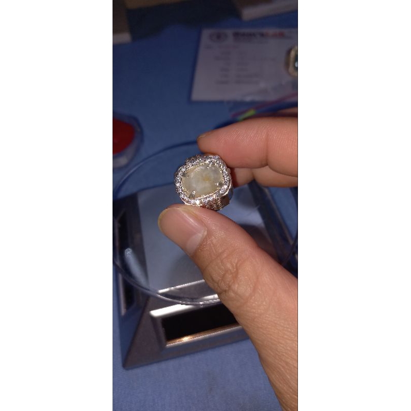natural white sapphire memo