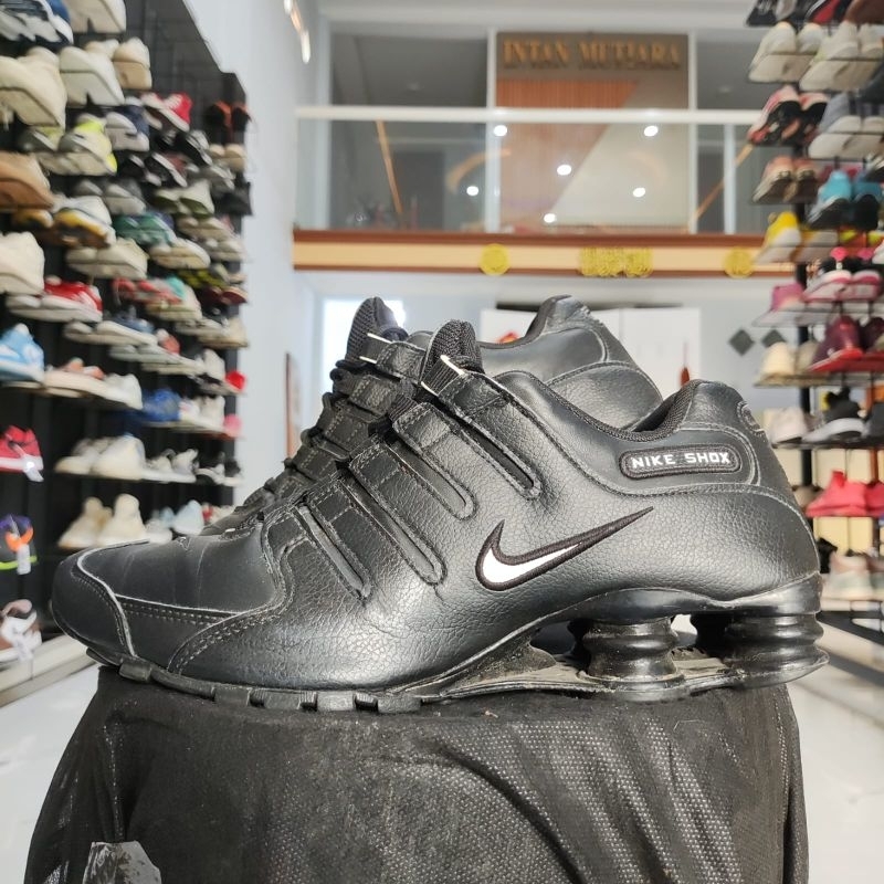 Sepatu Nike Shox NZ size 41