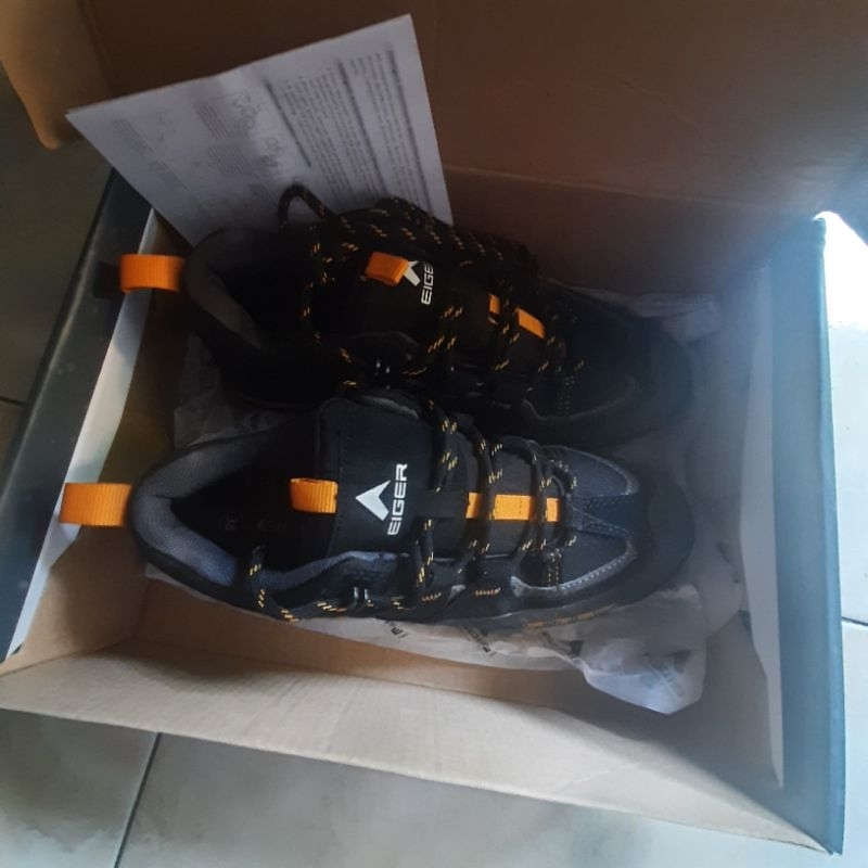sepatu_eiger
