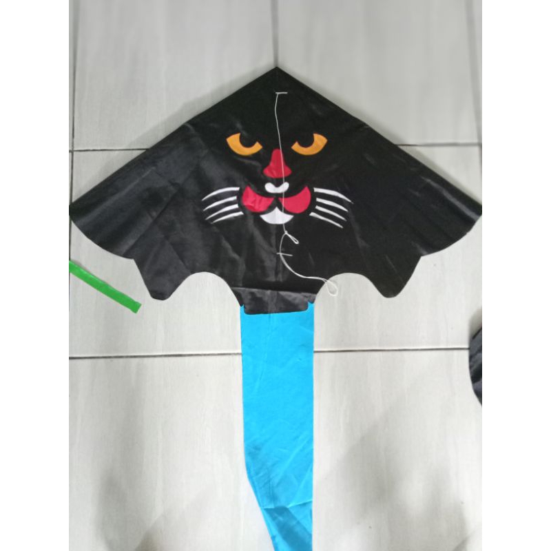 mainan layang layang kain motif kucing