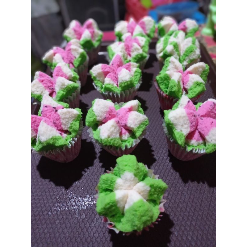 

Kue Bolu Kukus Tradisional Jajanan Pasar