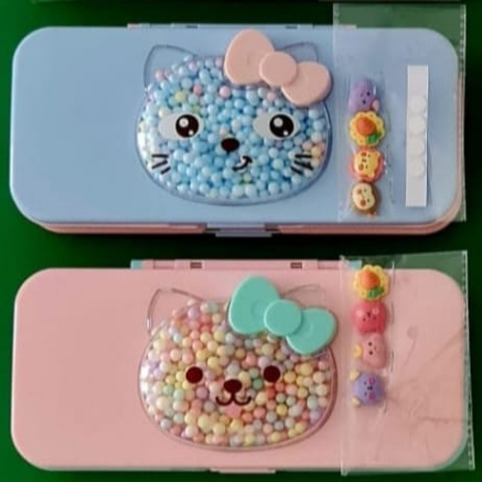 

MURAH TEMPAT PENSIL ANAK SEKOLAH MAGNET / TEMPAT PENSIL KARAKTER LUCU DAN GABUS