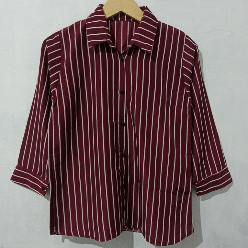SALE Preloved Kemeja Salur Wanita Maroon