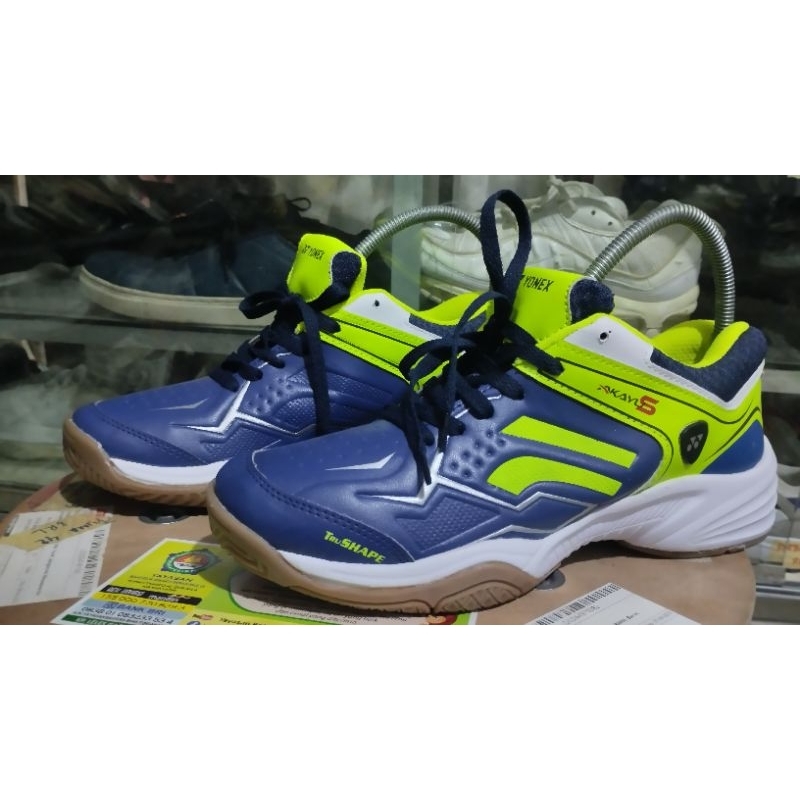 sepatu seken import yonex sz42