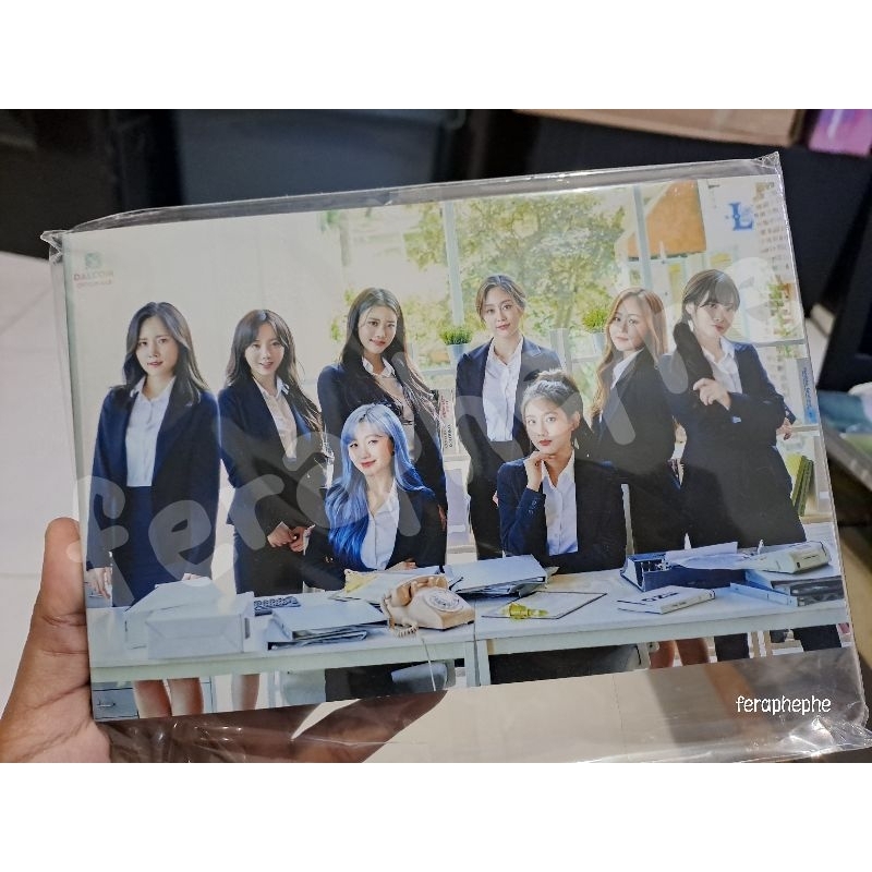Lovelyz Postcard Book