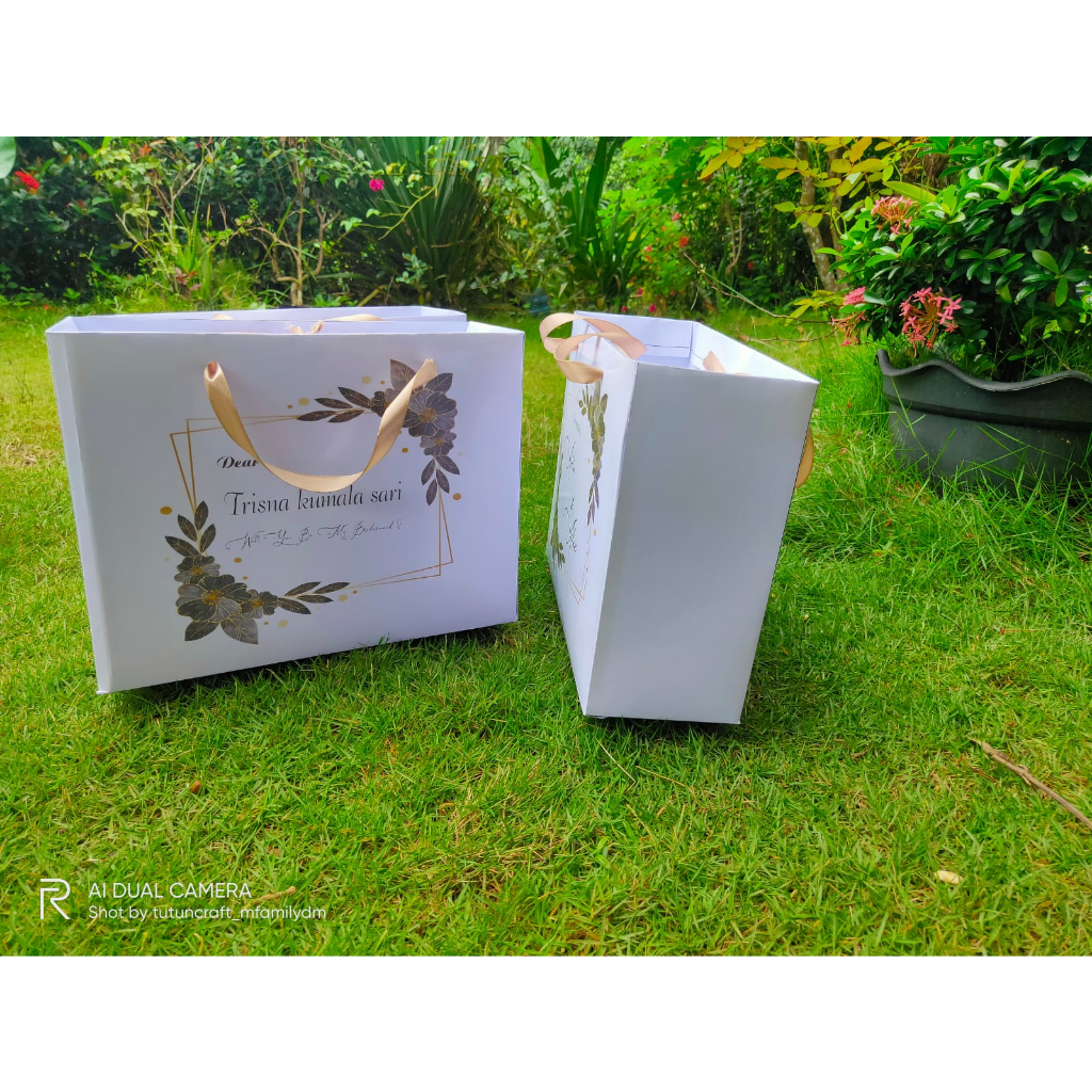 

PAPERBAG BRIDESMAID / PAPERBAG WEDDING / PAPERBAG ULANG TAHUN KADO / TOKO