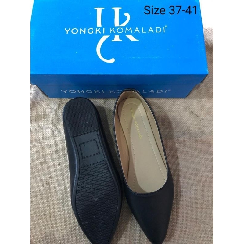 SEPATU FLAT YONGKI KOMALADI
