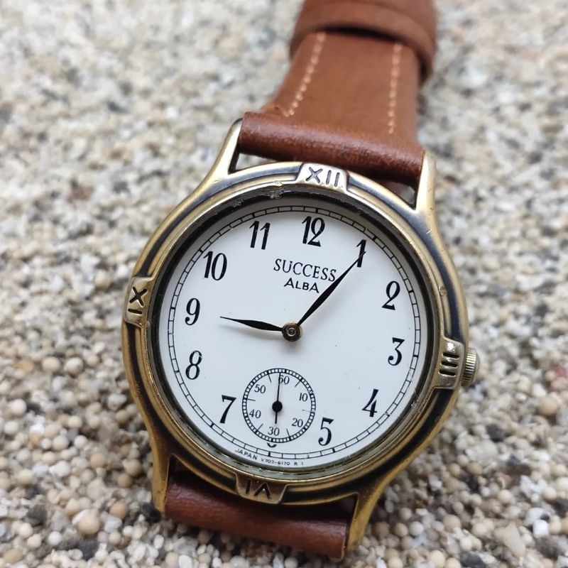 Alba Vintage SubSecond V707