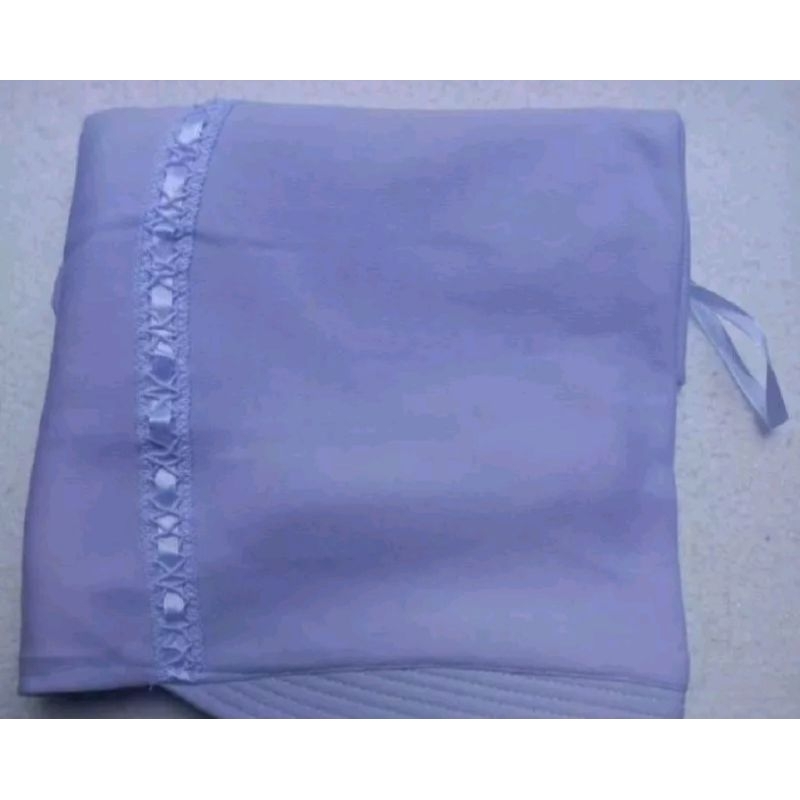 

Jilbab sekolah bermacam ukuran S, M, L