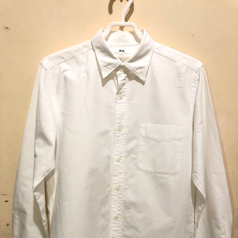 Kemeja Putih Uniqlo