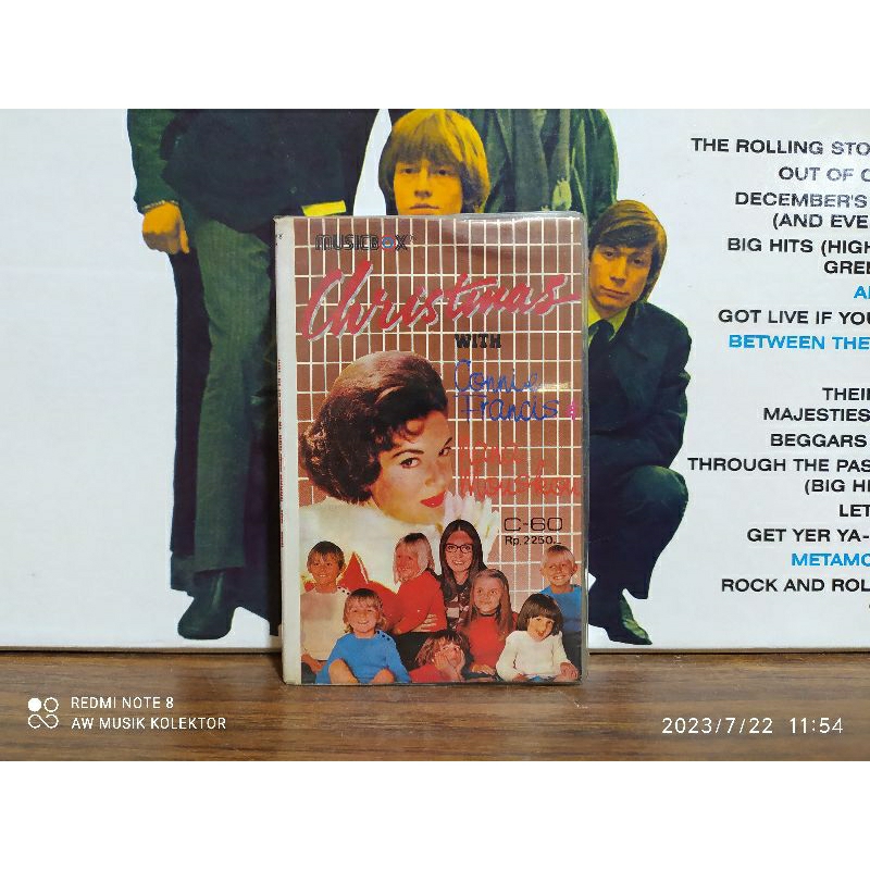 Kaset Pita : Christmas WITH Connie Francis & Nana Mouskouri.
