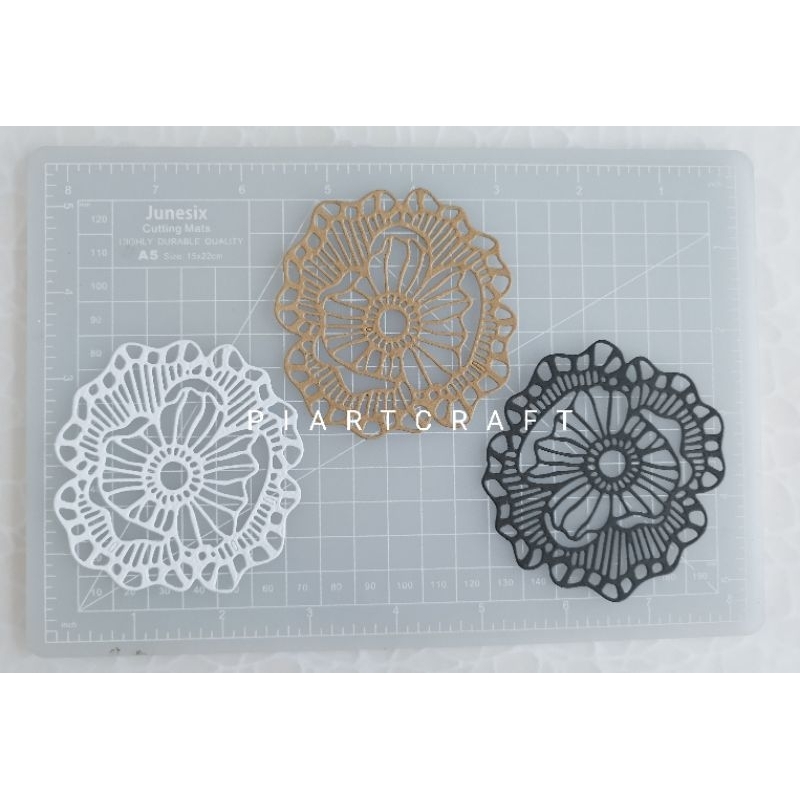 

Doilies Shell (isi 3 pcs) - Dies cut / Cut dies -DIY scrapbook / journal vintage / diary / bujo