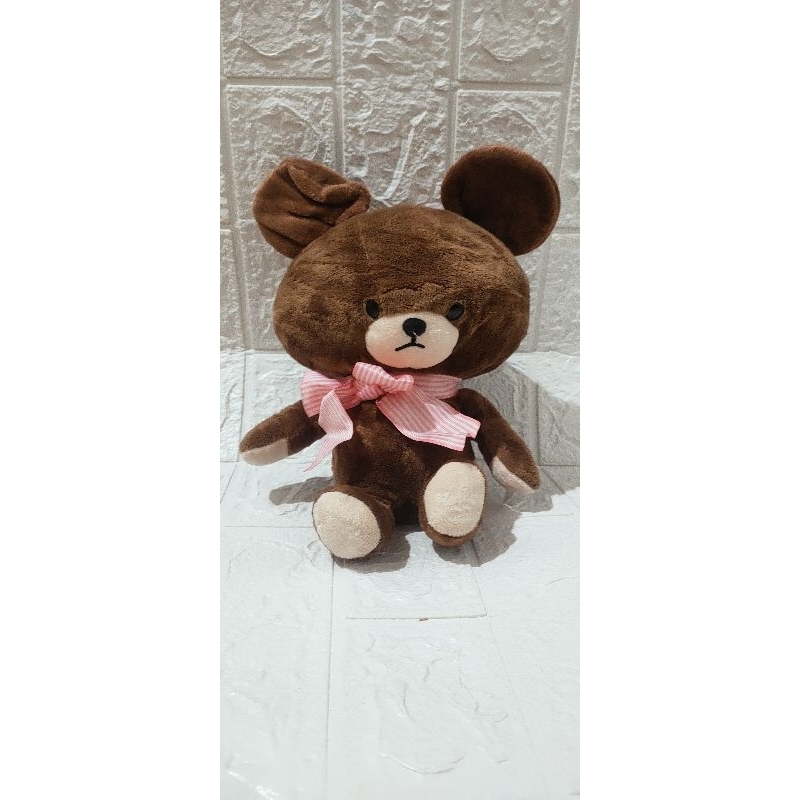 boneka beruang coklat