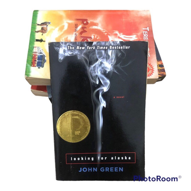 Novel Looking for Alaska by John Green (English version)