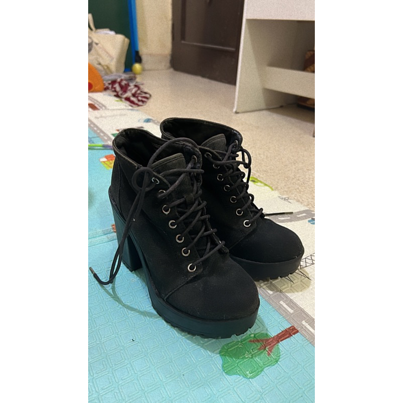 BOOTS HNM DIVIDED BOOTS HEELS HNM H&M ORIGINAL PRELOVED