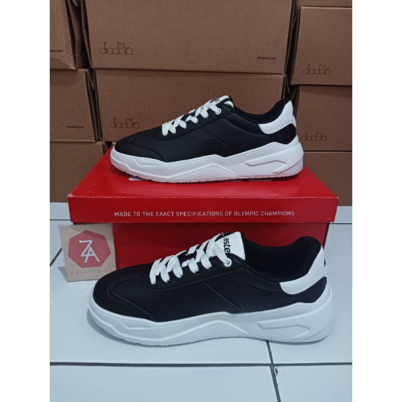 Sepatu Pria ASTEC HUGO WALKING ASCFWM3SW3BL Black/White