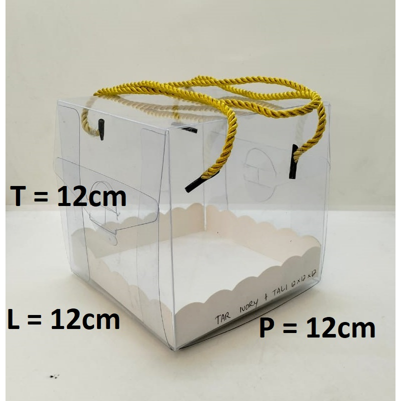 

KOTAK MIKA KUE IVORY 12x12x12cm TALI LAMINASI 1pcs