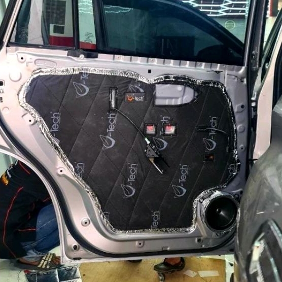 Innova Zenix Peredam Suara Akuistik Pintu Mobil