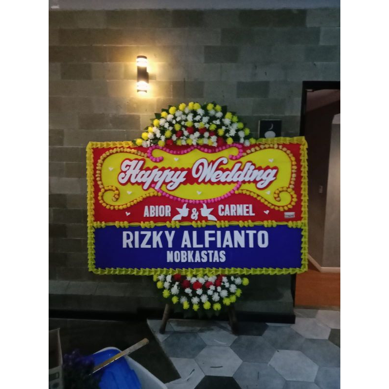 karangan bunga papan Happy wedding kota serang