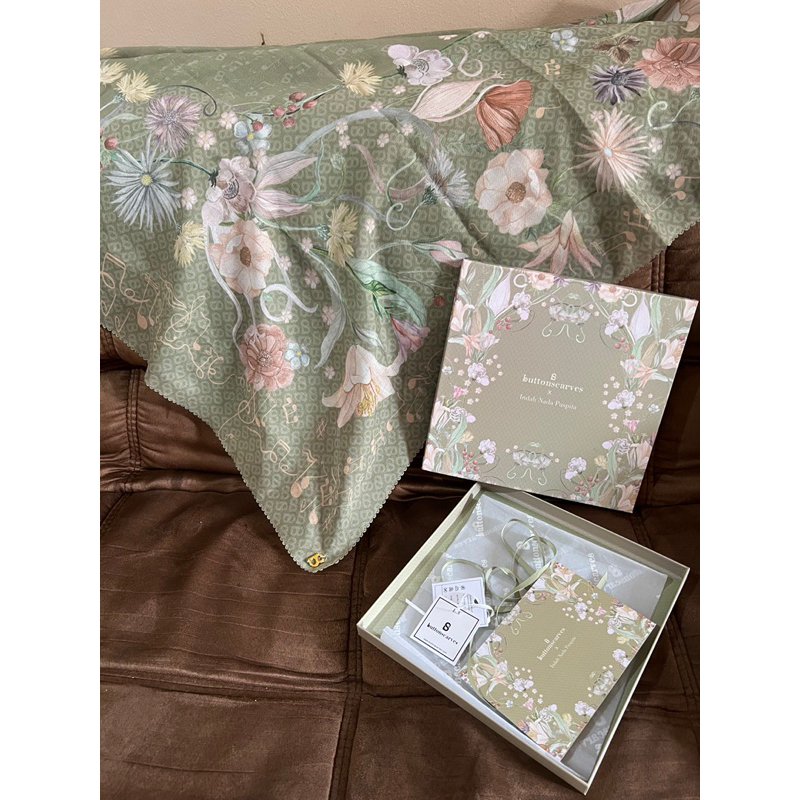 Buttonscarves Preloved The Nada Series 1 warna Si (hijau muda)