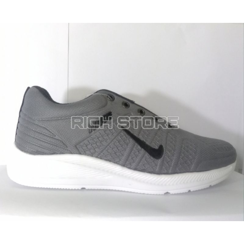 Sepatu Sneakers Ukuran 36-46 Sepatu Sneakers priawanita