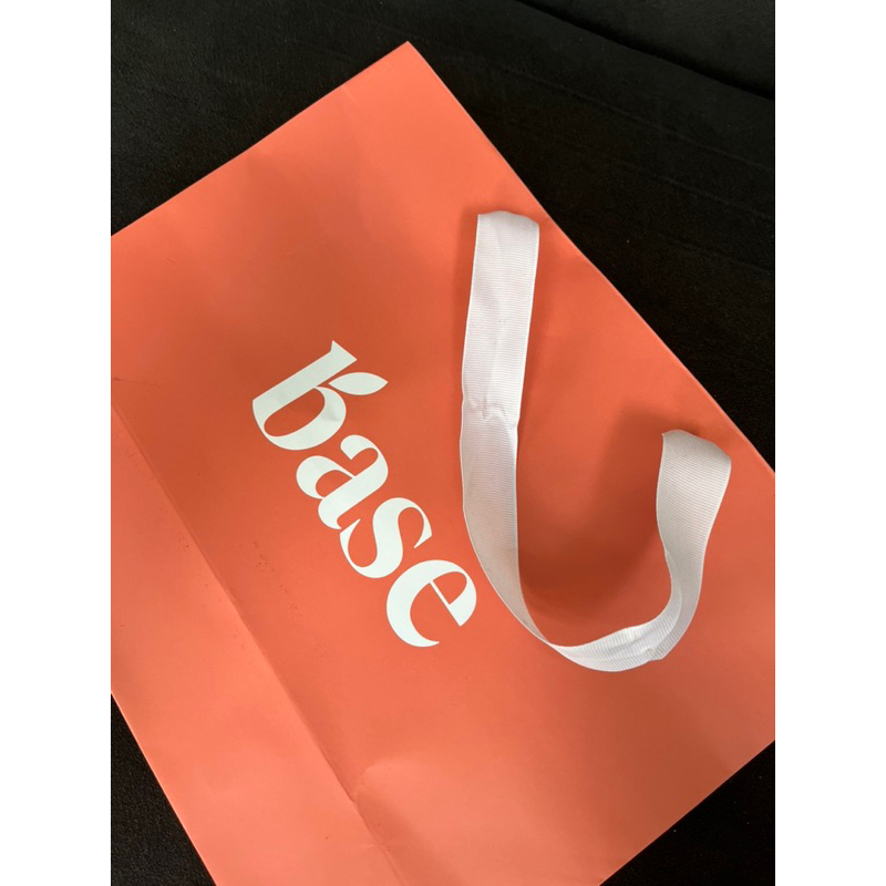 

Paper Bag BASE Skincare