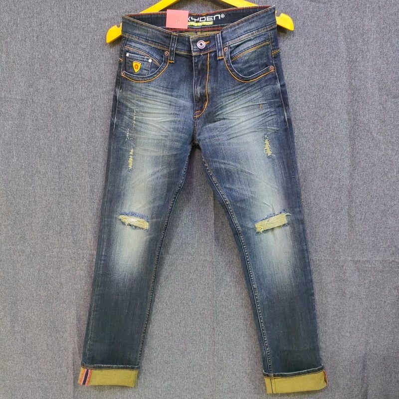 celana jeans panjang sobek-sobek pria terbaru///celana jeans panjang sobek kasual//celana jeans sobe