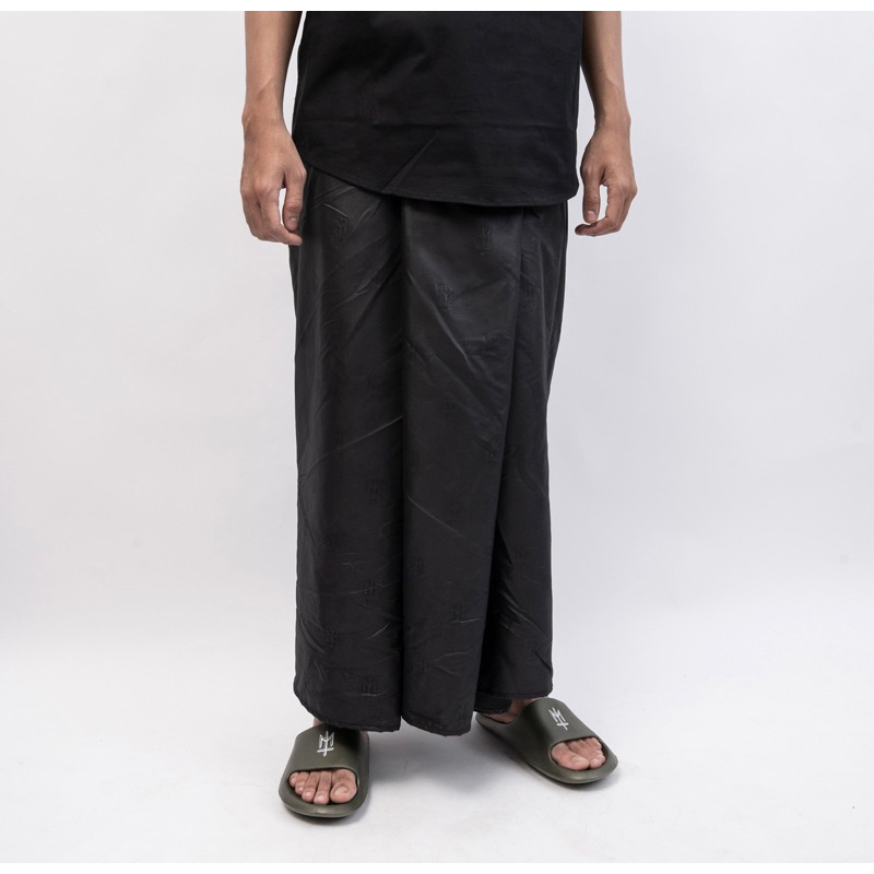 Sarung Maternal "THRONG"