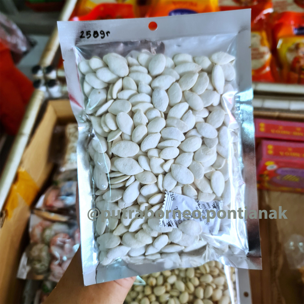 

Kuaci Putih Biji Labu 250 gr / Kuaci Labu Putih / Pumpkin Seed Snack Kiloan Cemilan Sehat
