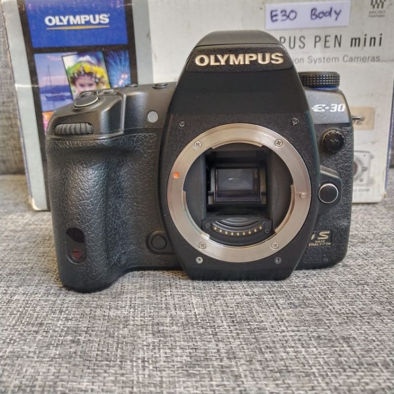 Olympus E-30 DSLR Kamera Body Only