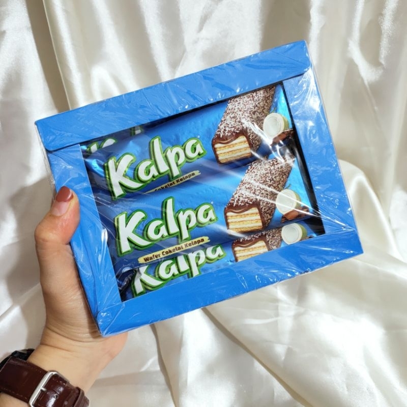 

Kalpa Wafer Coklat Kelapa 1 box isi 12 pcs