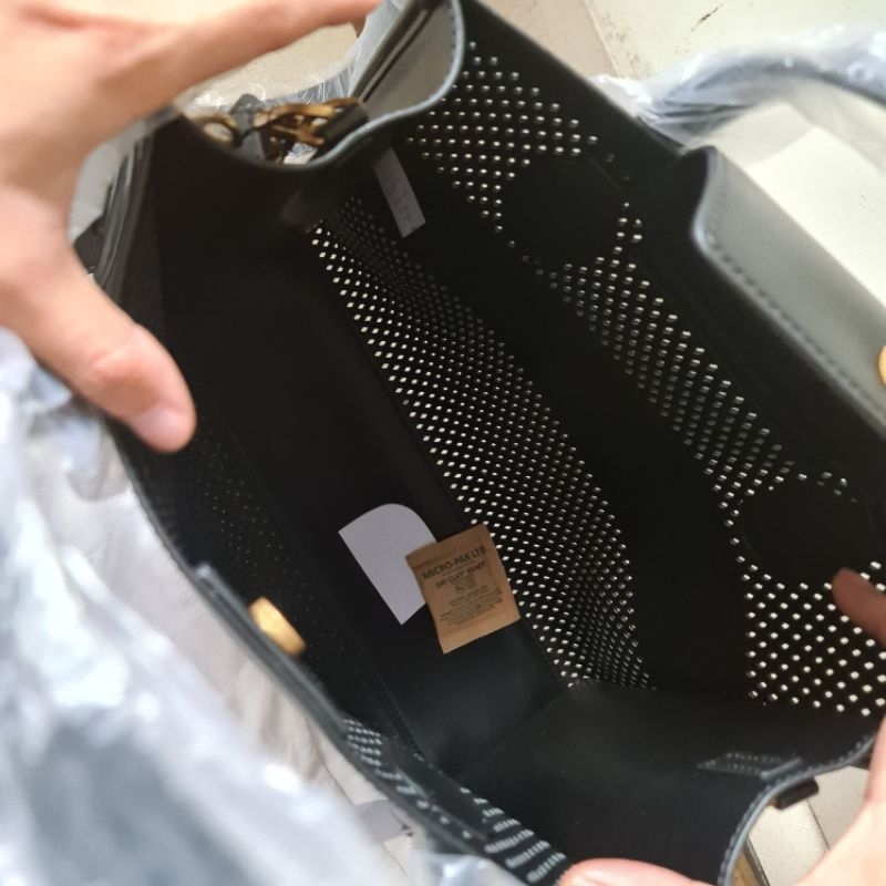 katey perf mini tote guess tas wanita