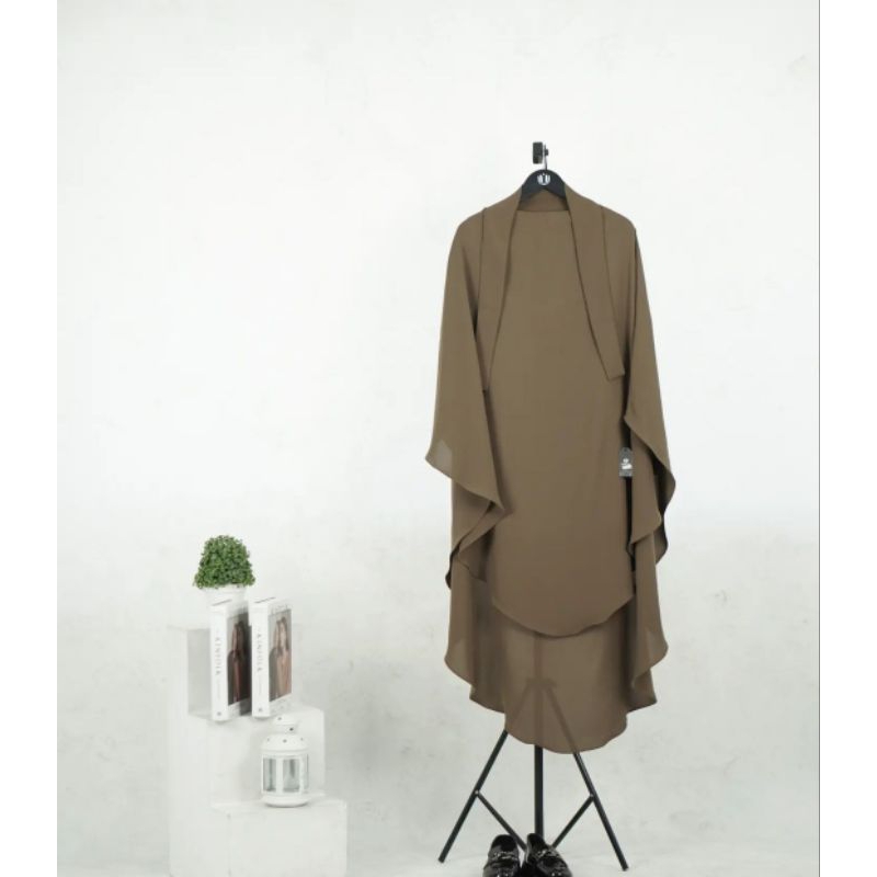 FK Yas FLo by Ummaira