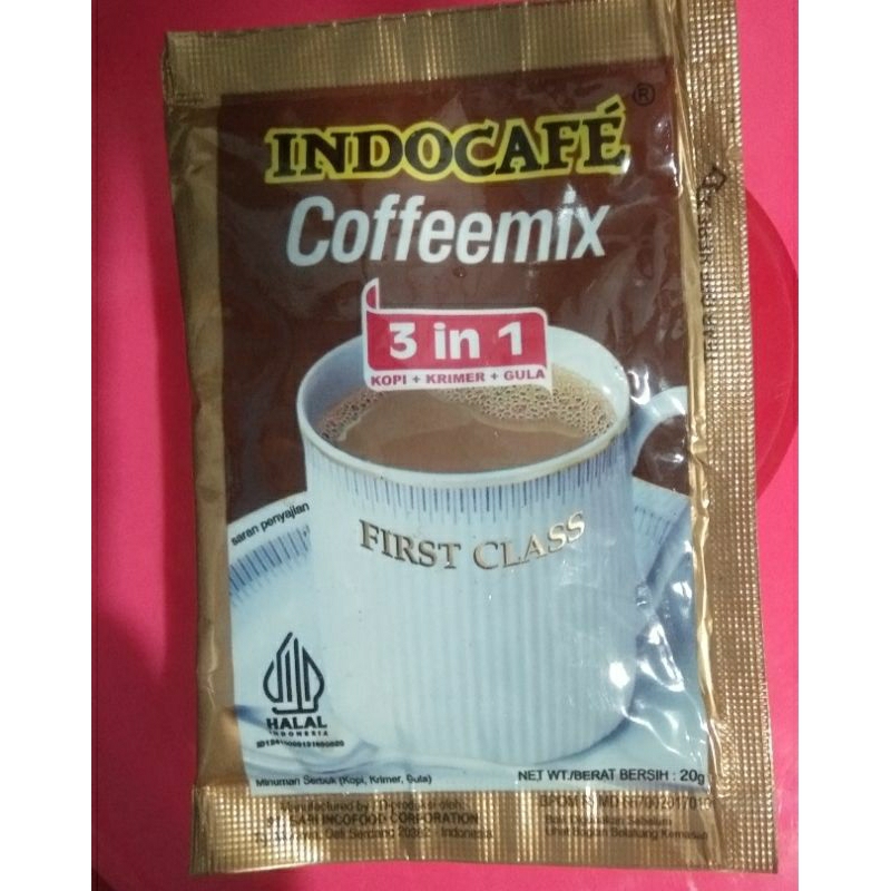 

Kopi Indocafe Coffeemix 3 in 1 Kopi+Kremer+Gula (Isi 10 sachet)