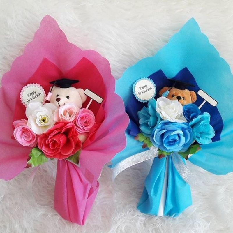 BUKET BONEKA TEDDY BEAR - BUKET BONEKA WISUDA COWOK - BUKET BONEKA WISUDA COWO - BUKET BONEKA WISUDA