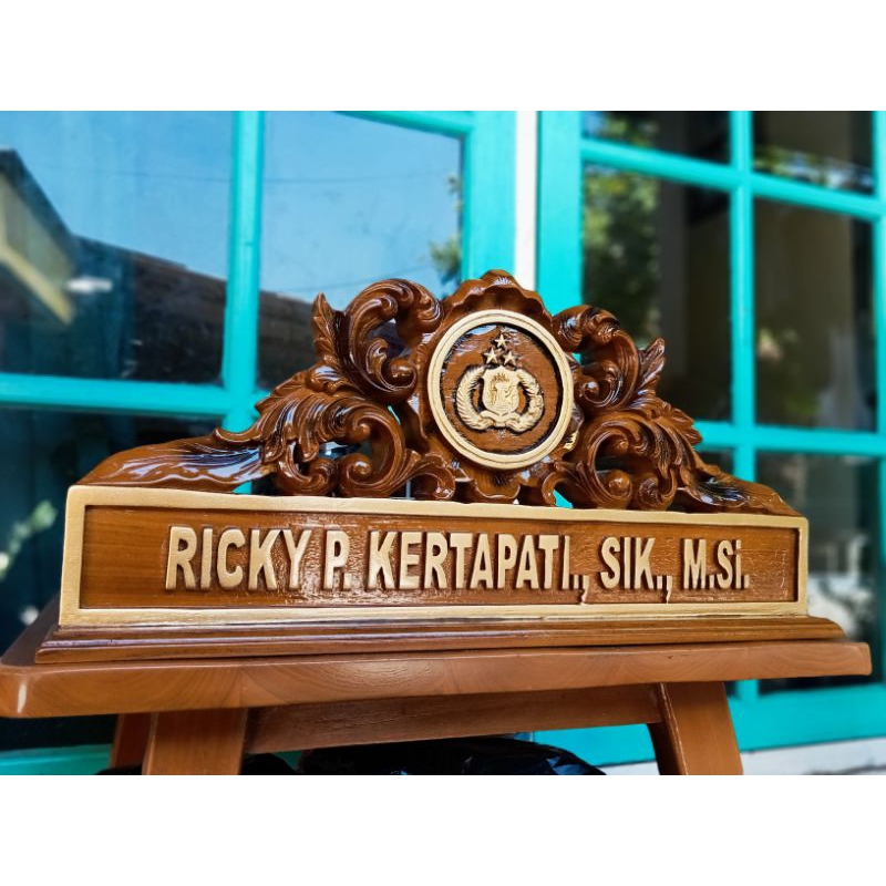 Papan Nama Meja Ukir Terbaru Kayu Jati, Papan Nama Jabatan Logo Tribata Polri