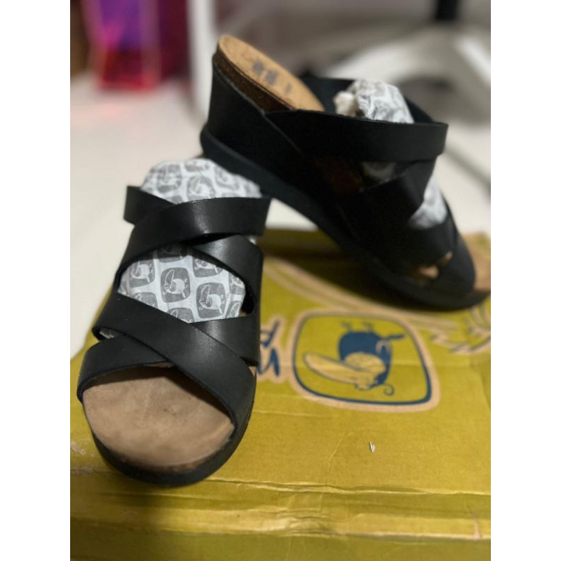 sandal wanita wanda panda size 37