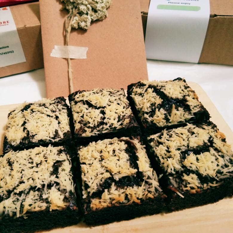 

Brownies Keju / Brownies Bakar / Brownies Panggang / Brownies Fudgy/ Fudge Brownie / Brownies Chese