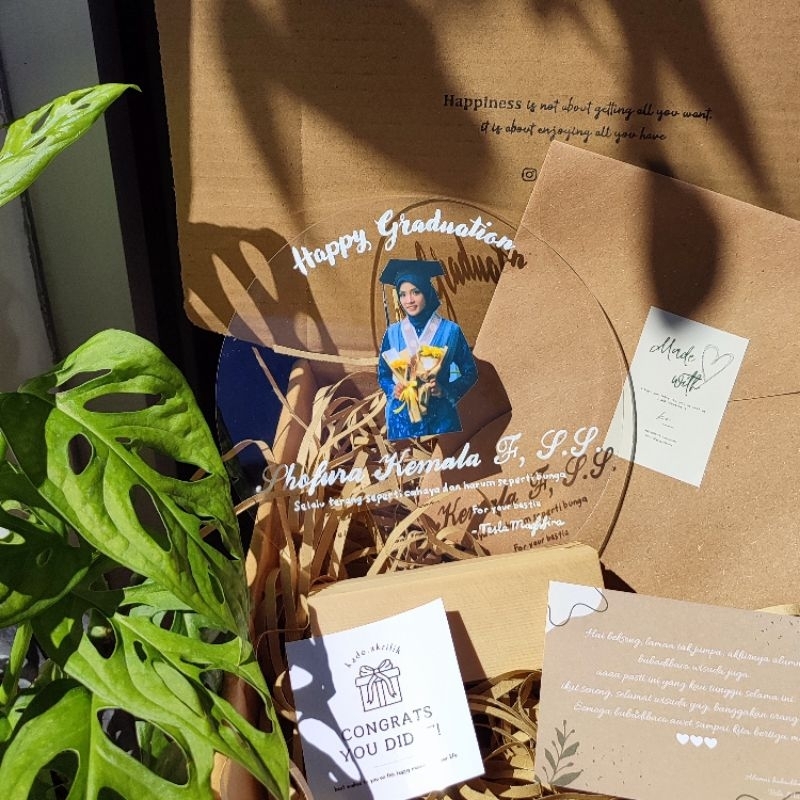 KADO. AKRILIK | AKRILIK CUSTOM - AKRILIK LED | KADO WISUDA | KADO WEDDING