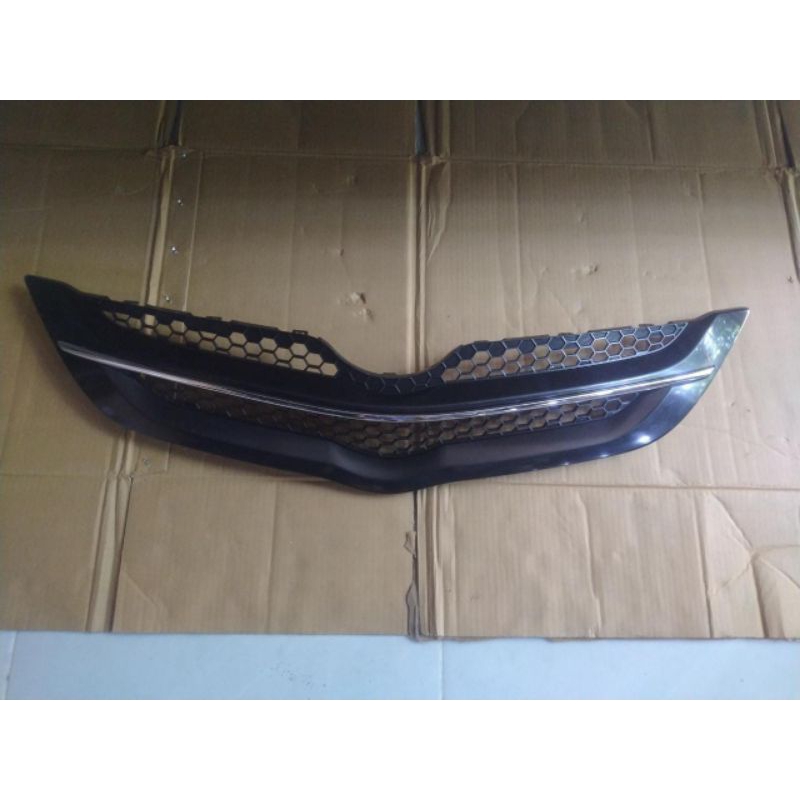 Grill Vios 2007