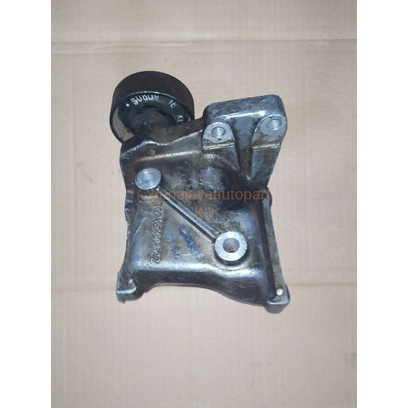 braket dudukan kompreaor ac kijang innova hilux fortuner hiace diesel original