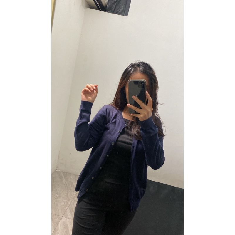 (Nett) NEW Cardigan Uniqlo / Uniqlo Cardi / Knit Cardi / Cardigan Rajut / Cardigan Navy / Navy Cardi