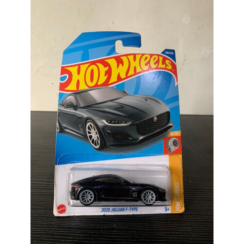 hot wheels super  treasure hunt 2020 jaguar f-type