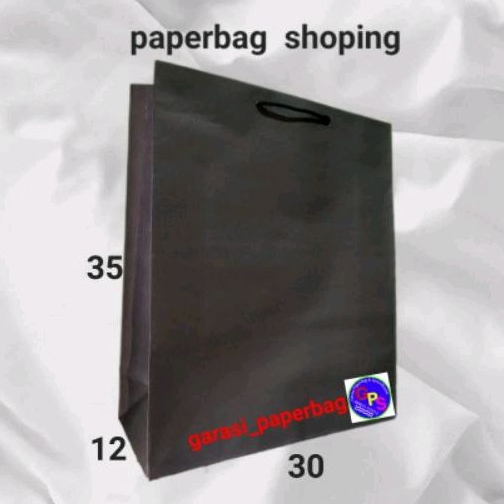

Paperbag Potret Black (30.12.35)