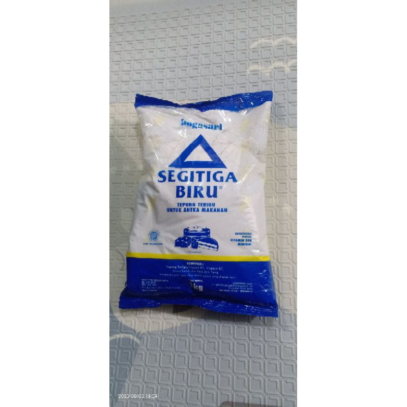 

Tepung Terigu Bogasari Segitiga biru 1 kg