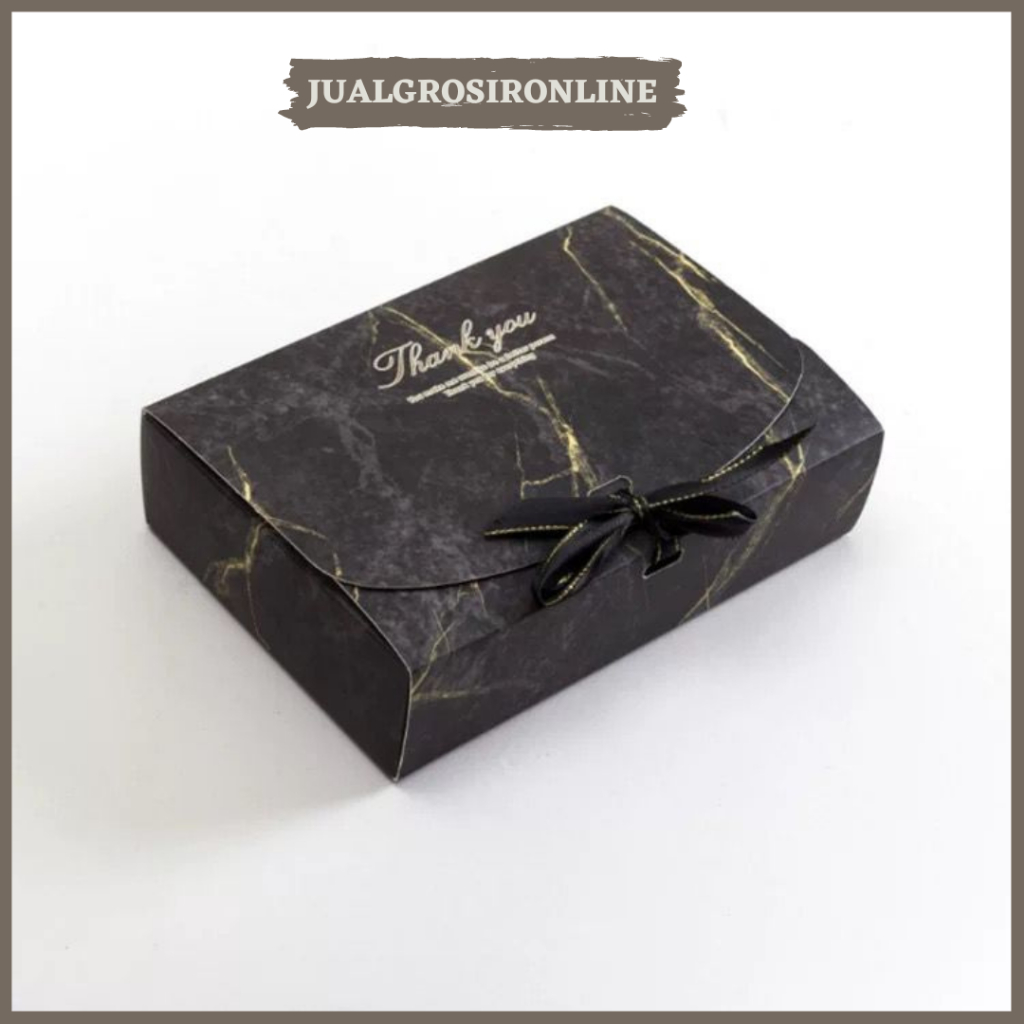 

Kotak Kado / Gift Box dengan Pita / Kardus Kotak Souvenir Hampers Lucu