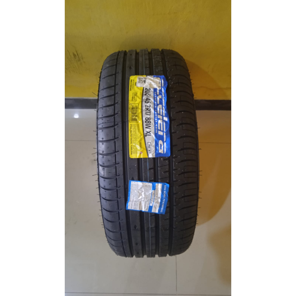 Ban Accelera PHI 205/45 R17