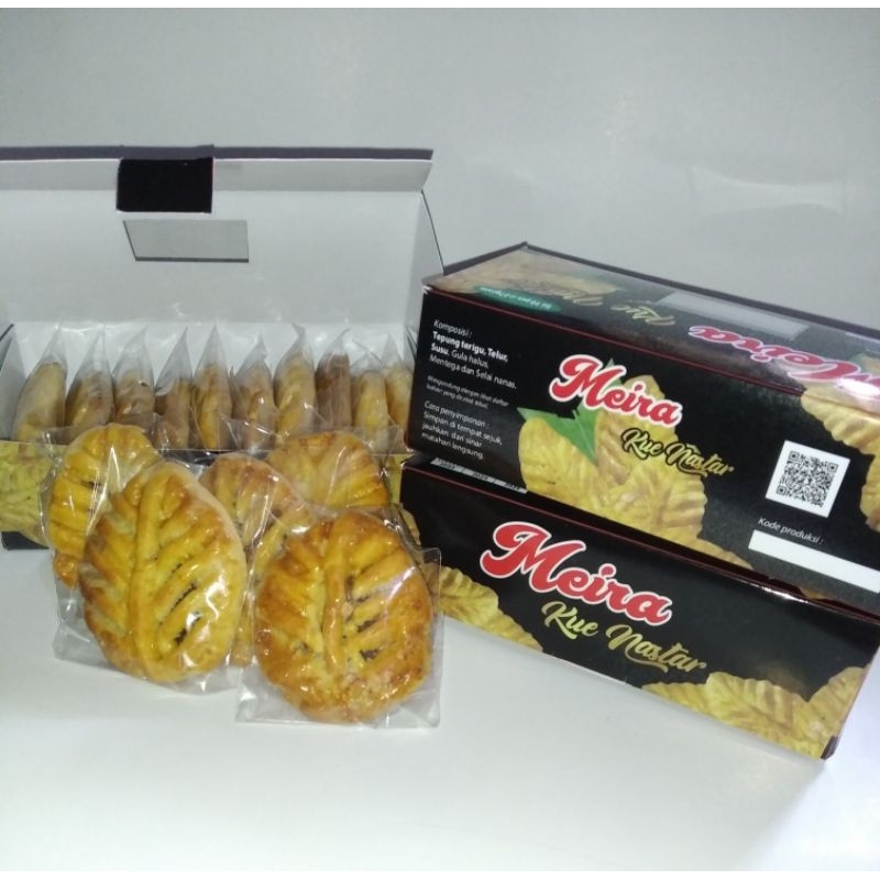 

Nastar jumbo daun meira selai nanas enak,lokal,1 box isi10